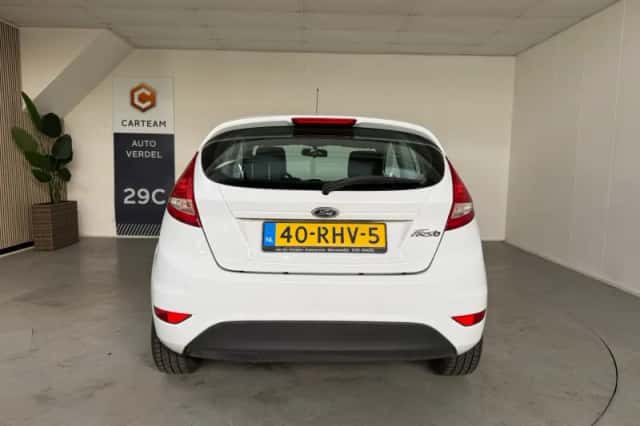 Ford Fiesta (2011) thumbnail 11