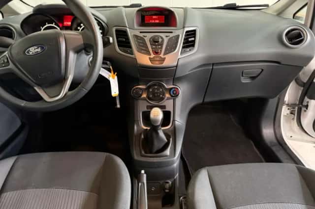 Ford Fiesta (2011) thumbnail 14