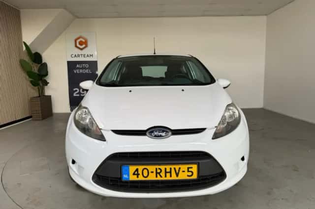 Ford Fiesta (2011) thumbnail 6