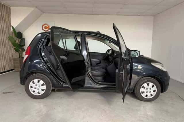 Hyundai i10 (2010) thumbnail 9