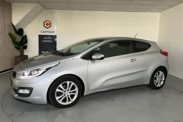 Kia Cee'd (2015) thumbnail 1