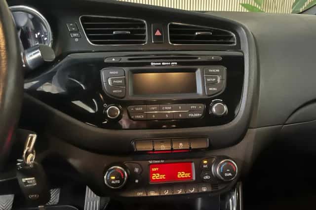 Kia Cee'd (2015) thumbnail 15