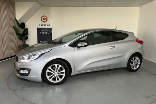 Kia Cee'd (2015) thumbnail 4