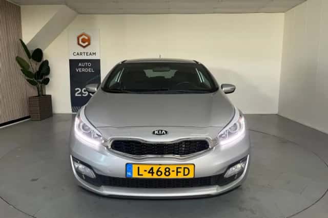 Kia Cee'd (2015) thumbnail 6