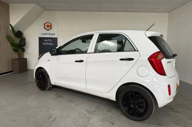 Kia Picanto (2011) thumbnail 2