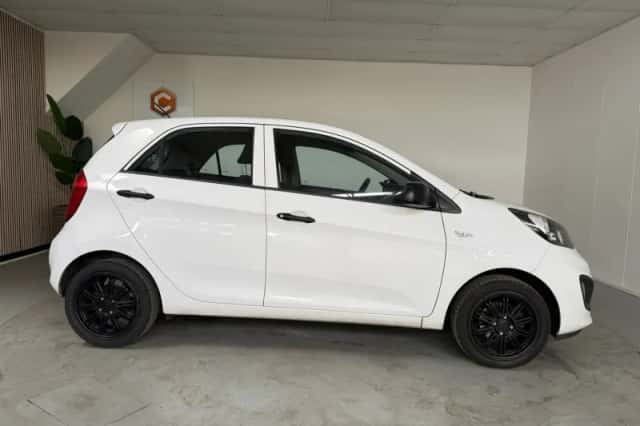 Kia Picanto (2011) thumbnail 8