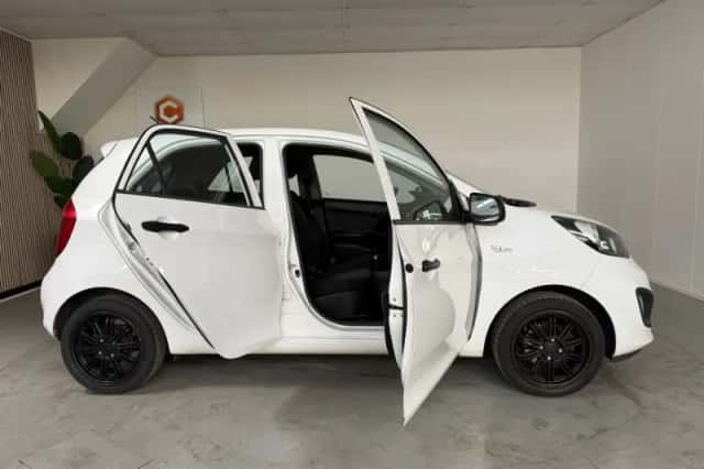 Kia Picanto (2011) thumbnail 9