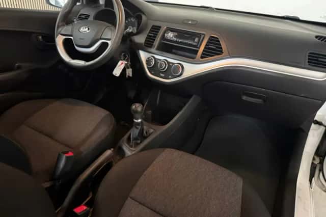 Kia Picanto (2012) thumbnail 3