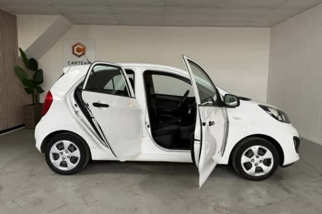 Kia Picanto (2012) thumbnail 9