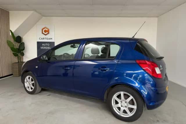 Opel Corsa (2008) thumbnail 2