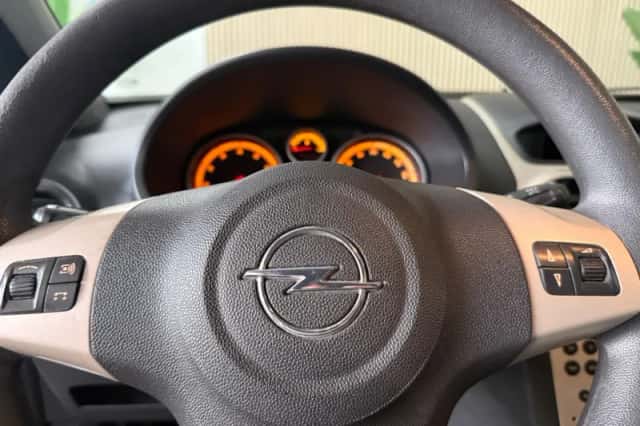 Opel Corsa (2008) thumbnail 18