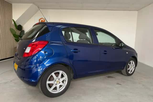 Opel Corsa (2008) thumbnail 7