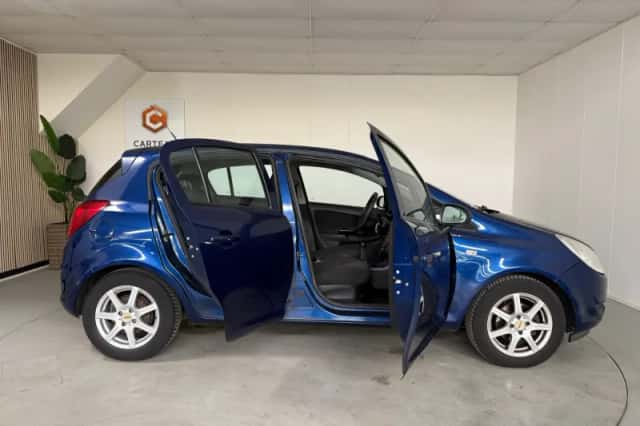Opel Corsa (2008) thumbnail 9