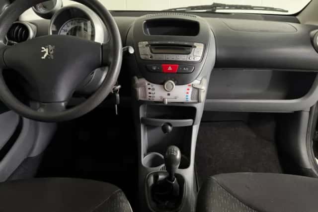 Peugeot 107 (2011) thumbnail 15