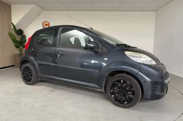Peugeot 107 (2011) thumbnail 10