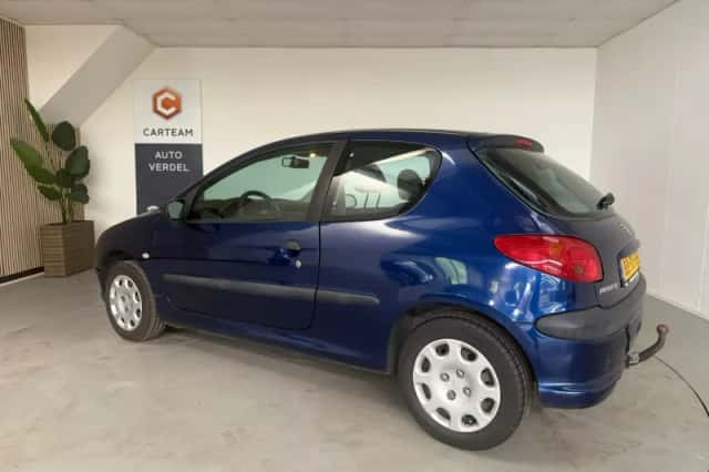 Peugeot 206 (2004) thumbnail 2