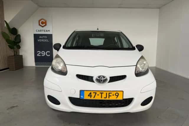 Toyota Aygo (2012) thumbnail 6