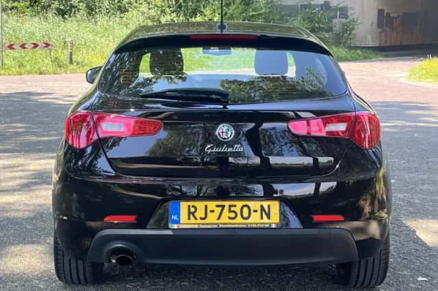Alfa Romeo Giulietta (2017) thumbnail 6