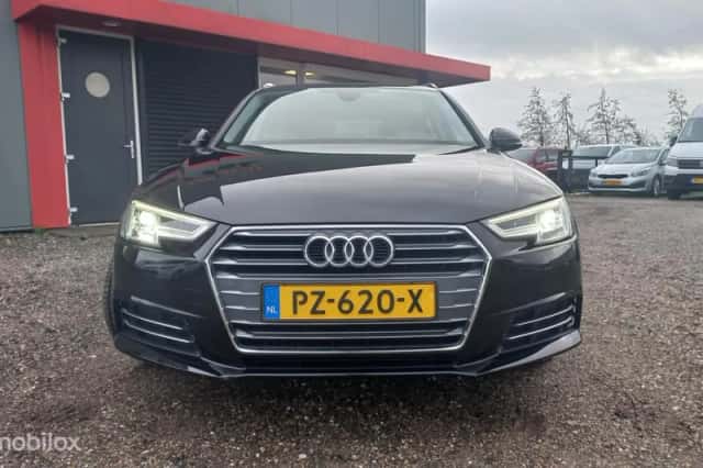 Audi A4 (2017) thumbnail 3