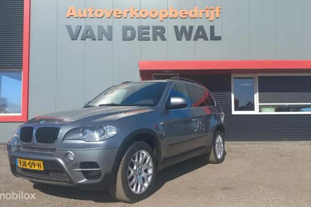 BMW X5 (2011) thumbnail 2