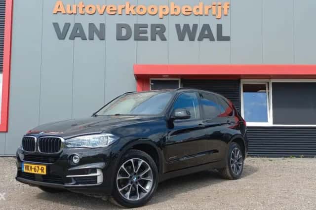 BMW X5 (2017) thumbnail 2