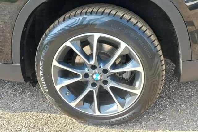 BMW X5 (2017) thumbnail 6