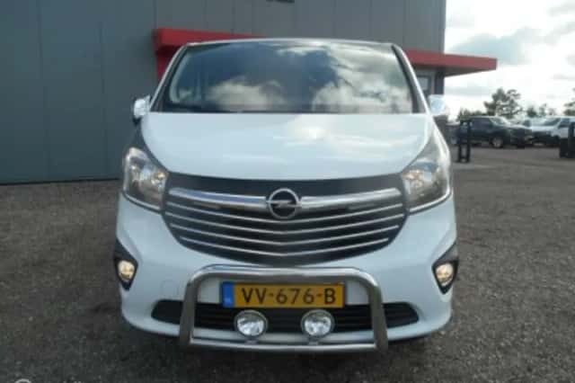 Opel Vivaro (2016) thumbnail 2