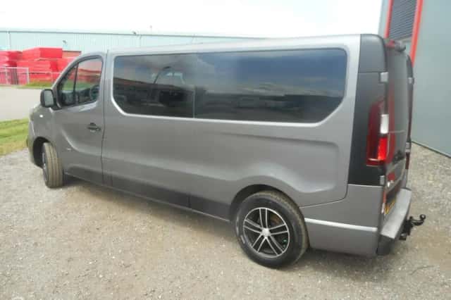 Opel Vivaro (2017) thumbnail 5