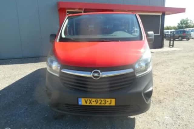 Opel Vivaro (2016) thumbnail 2