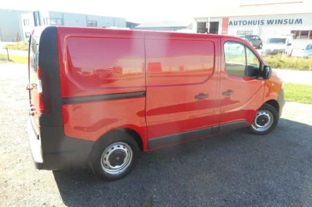 Opel Vivaro (2016) thumbnail 6