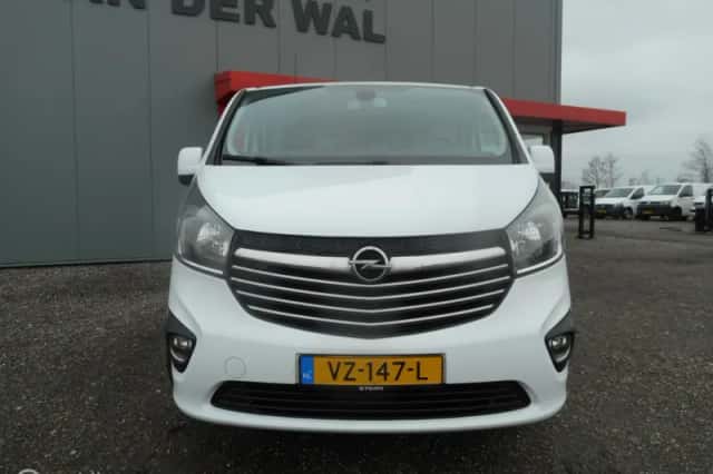 Opel Vivaro (2016) thumbnail 3