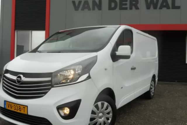 Opel Vivaro (2015) thumbnail 1