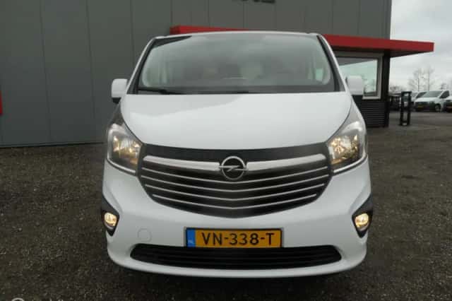 Opel Vivaro (2015) thumbnail 3