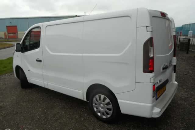 Opel Vivaro (2015) thumbnail 4