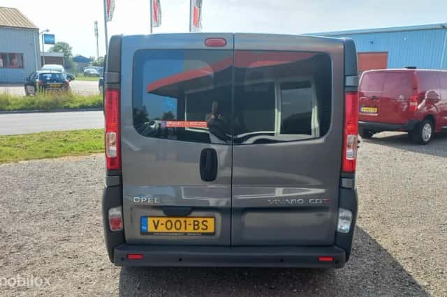 Opel Vivaro (2013) thumbnail 6