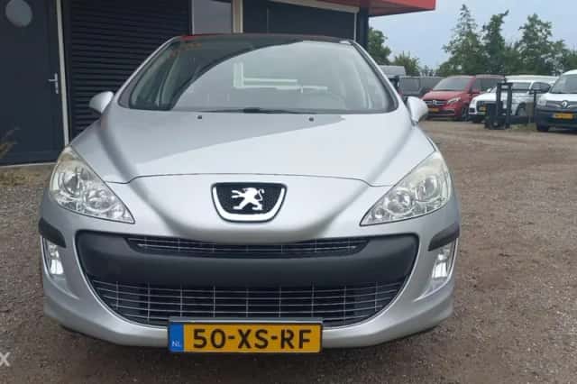 Peugeot 308 (2007) thumbnail 3