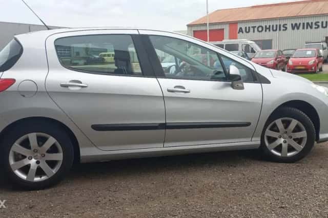 Peugeot 308 (2007) thumbnail 6