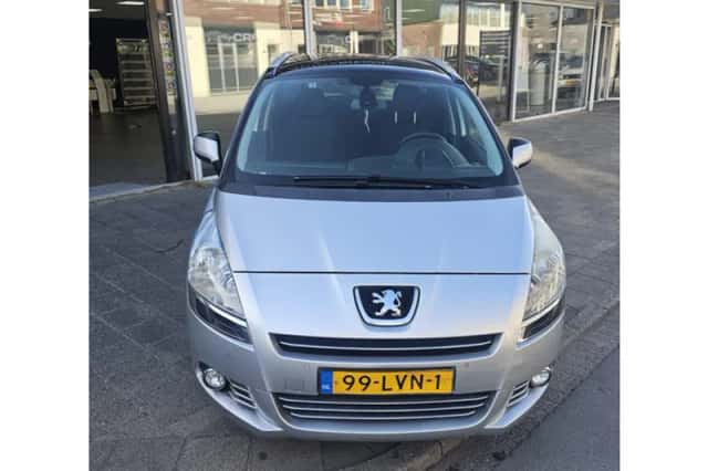 Peugeot 5008 (2010) thumbnail 5