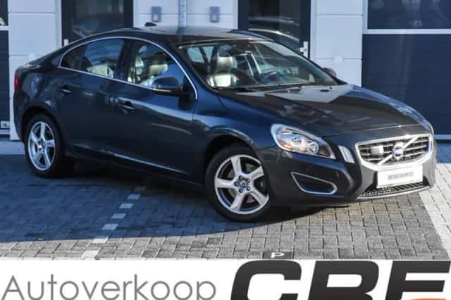 Volvo S60 (2013) thumbnail 1