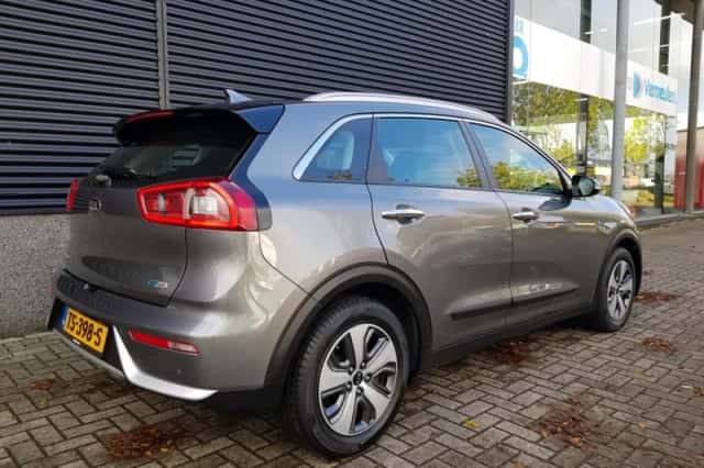 Kia Niro (2018) thumbnail 6