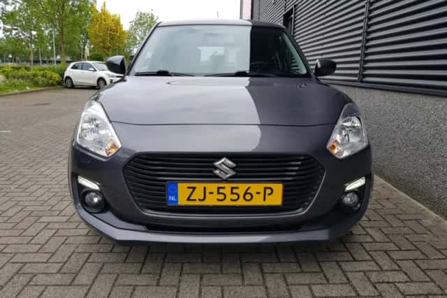 Suzuki Swift (2019) thumbnail 5