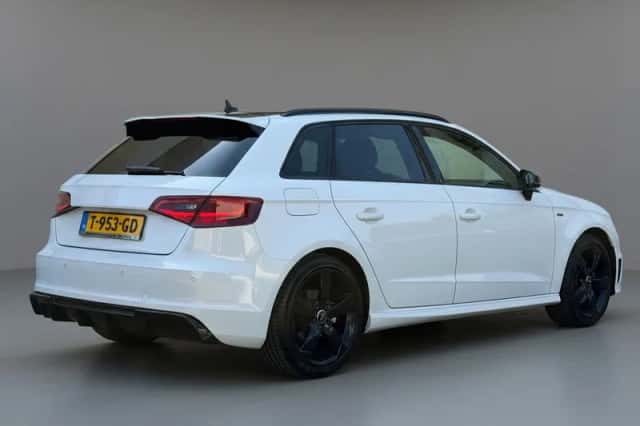 Audi A3 (2013) thumbnail 2