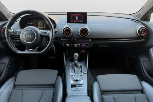 Audi A3 (2013) thumbnail 3