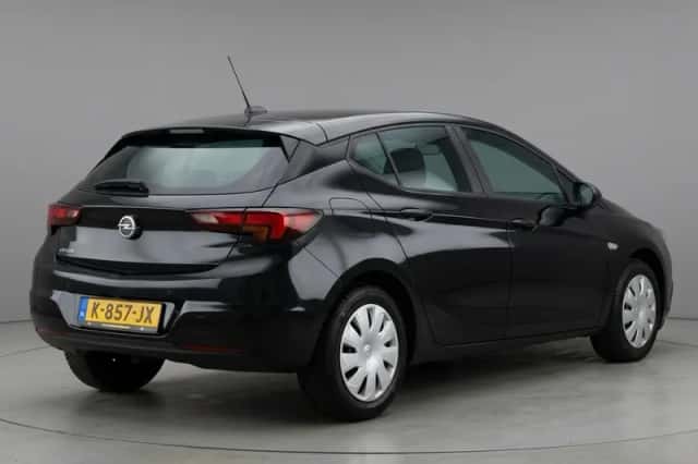 Opel Astra (2021) thumbnail 2