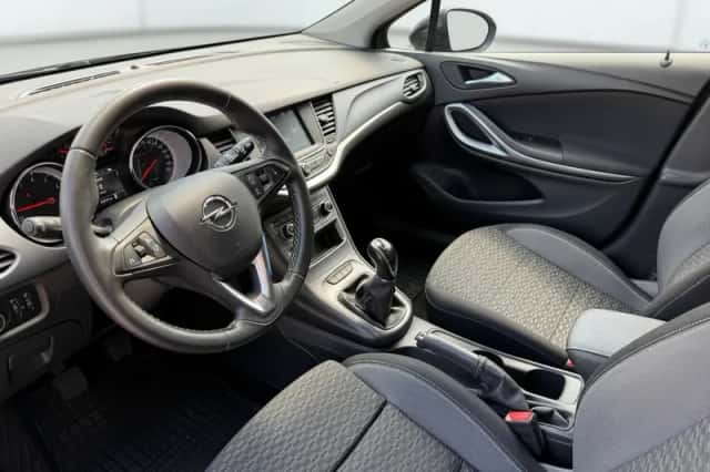 Opel Astra (2021) thumbnail 4