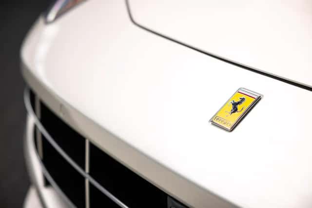 Ferrari FF (2012) thumbnail 12