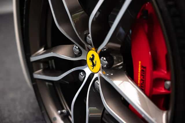 Ferrari FF (2012) thumbnail 16