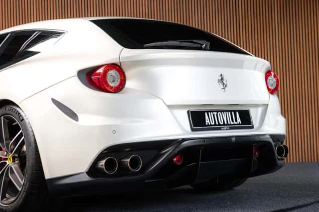 Ferrari FF (2012) thumbnail 20