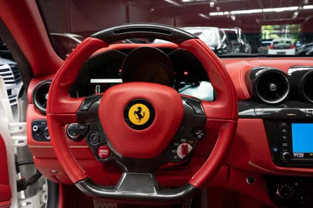 Ferrari FF (2012) thumbnail 24