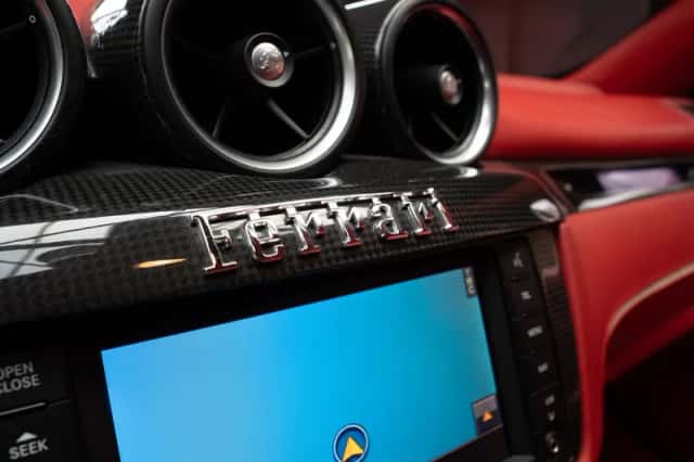 Ferrari FF (2012) thumbnail 32